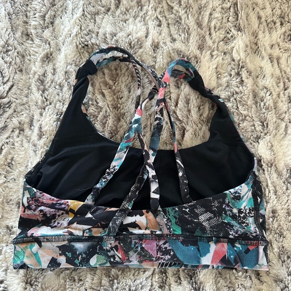 Lululemon Energy sports bra size 4 - Picture 2 of 2